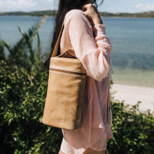 Load image into Gallery viewer, Wine Cooler Double Carry - Hazelnut Leather