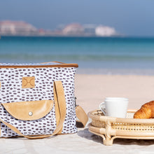 Load image into Gallery viewer, Thandana insulated picnic caddy cooler bag